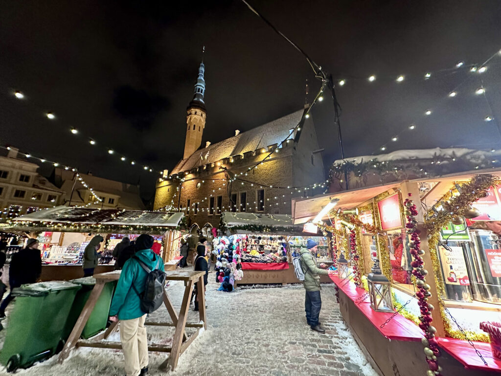 What to do in Tallinn in winter? Visit Tallinn Christmas market in Old Town!